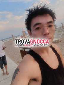 ragazzo cinese cerca un'esperienza sesso occasionale