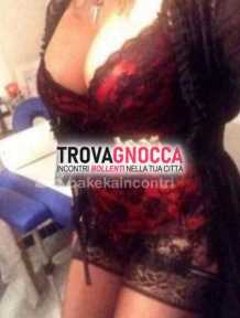 francavilla mare dolce e focosa lucia è donna matura che sa soddisfare desideri. bellezza mozzafiato e forme generose è signora vogliosa e raffinata pronta vivere momenti indimenticabili te.