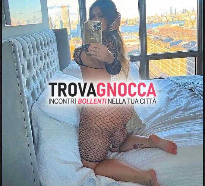 favolosa giraffa alta 1.80 senza tacchi bionda tette 5ª 💋 porto desiderio nel cuore e bocca che vuole stimolazioni🔥 incantevole ragazza curata e pulita👅 completamente disposnibile