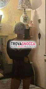 federica affascinante audace e sensuale