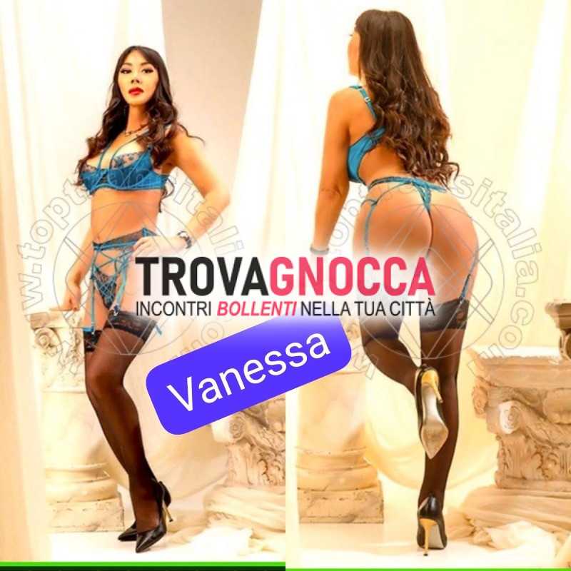 solo italiani 🇮🇹🇮🇹🇮🇹vanessa nipponica È arrivata piu bella e forma