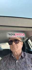 sono single e mi piacerebbe incontrare donna divertente e affascinante.