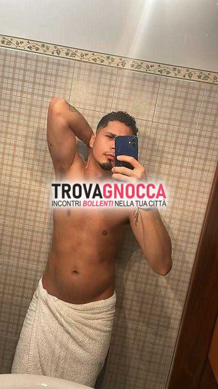 ragazzo venezuelano milano appassionante e caloroso🥵 alto 192 metri foto assolutamente reali😈. sempre disponibile te 24su24 ☎️ 🎉🎁.