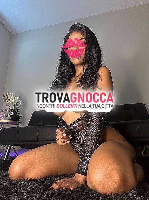 guizza ciao sono layla È mia prima volta qui 🔥nuova tettona succhiatrice fino fondo 📍recentemente arrivata città 🫦con fascino sexy travolgente e corpo urlo. 💄ti aspetto