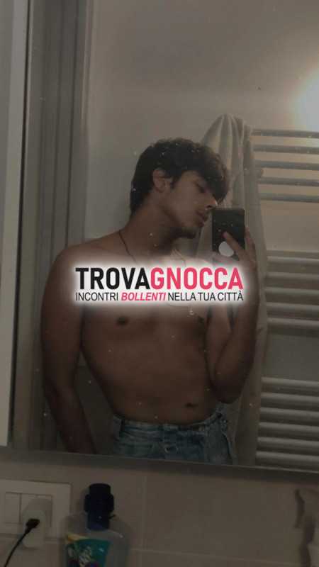 giovane ragazzo latino