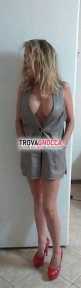 attraente milf italiana bionda disponibile incontri sensuali pronta farti vivere momenti puro piacere e relax. unisciti me perdendoti nelle mie calde attenzioni trasgressive.