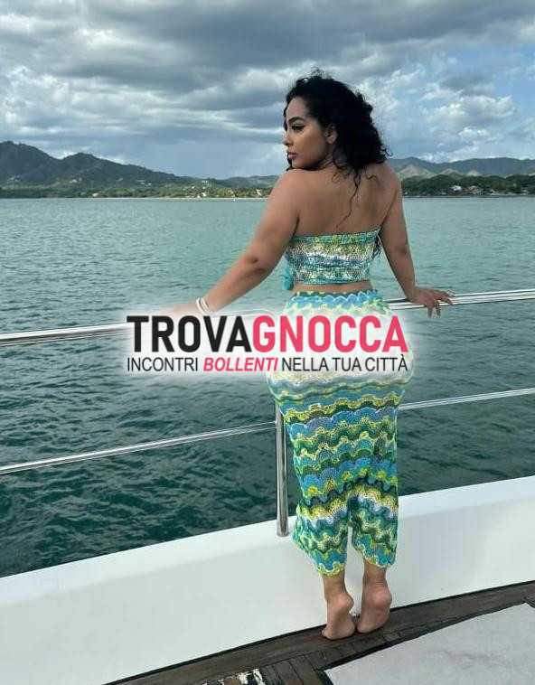 bellissima mora esperta massaggiatrice offre rilassanti e piacevoli massaggi erotici sensativi che incarnano meglio stile lussuoso. vieni scoprire piacere ineguagliabile