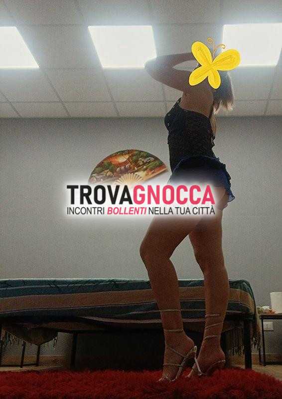appena giunta nella tua città 
solo italiani