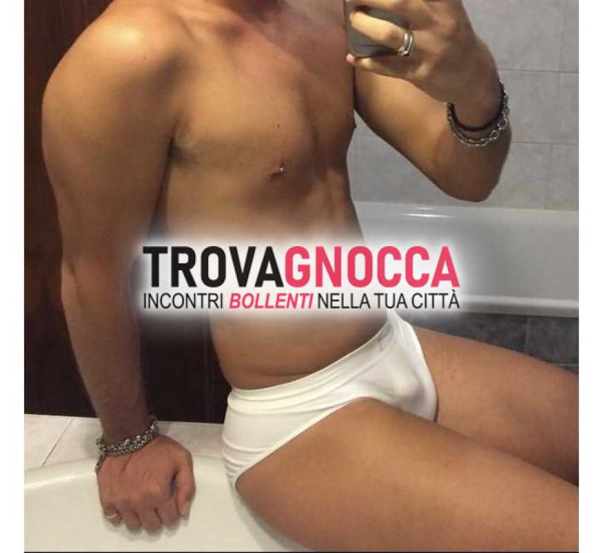💦🔥caldissimo ragazzo ospita bei ragazzi 💦🍆🍑👅