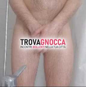 uomo cerca uomo