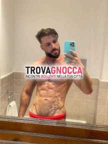 😈🇮🇹🍭 affascinante giovane italiano porta romana disponibile adesso 😈🍭🇮🇹