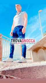 sono cerca affascinante ragazzo qualche minuto o anche un'ora piacevole compagnia.