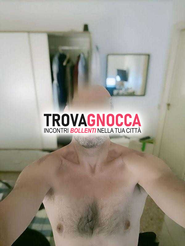 singolo ospitale cercando coppia o donna