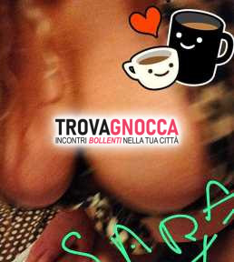 italiana labra carnose preliminare sensuale fino alla fine. bacio lingua