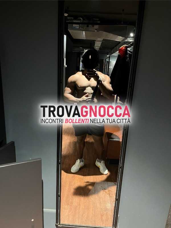 ragazzo nero palestrato disponibile donne mature e granny