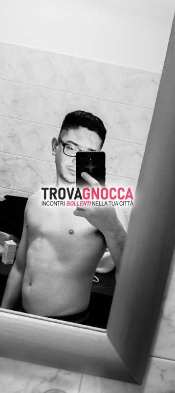 giovane ragazzo italiano cerca coppie o ragazzedonne solo torino e grugliasco