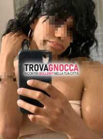 trav 20enne passiva e ben dotata offre ospitalità uomini maturi incontri indimenticabili.