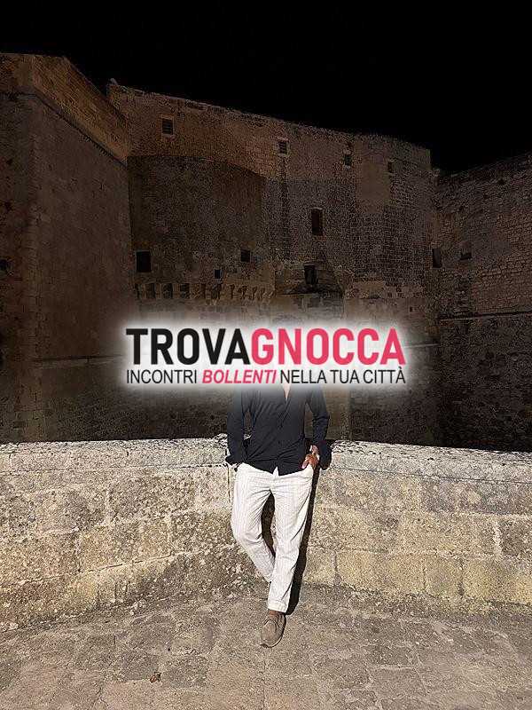 uomo cerca donna singola o coppia disponibile momento divertimento esclusivo