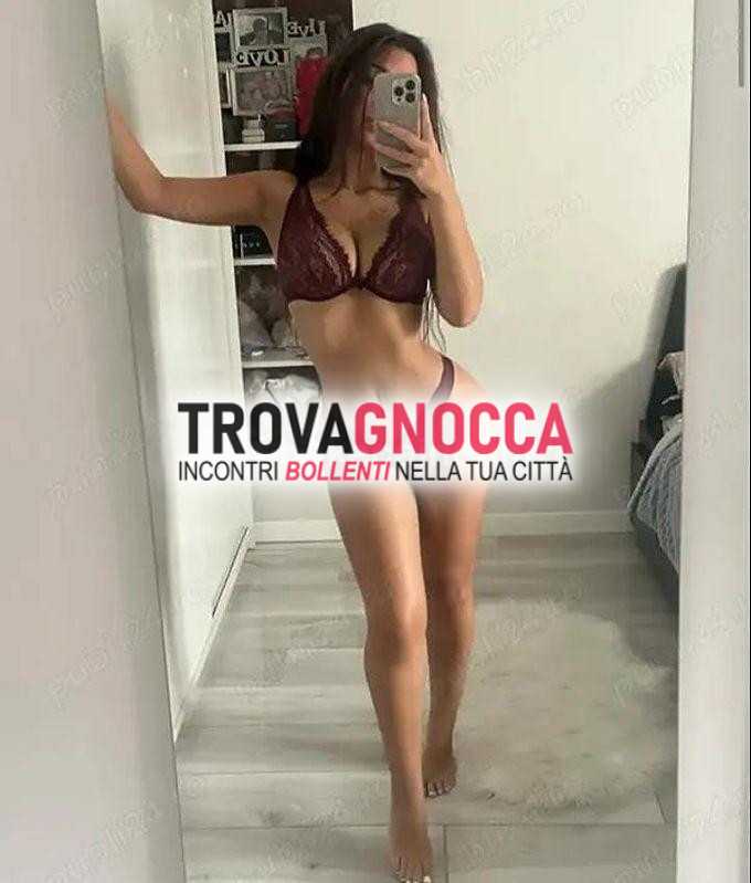 raggiungo napoli un'esperienza sexy e infuocata 💦💦💦 coccolona passionale che ama bel 69 💦💦 e non si mette mai frettolina. sono veramente brava letto paziente e monellina senza limiti 😋 vera e dolce ti aspetto 👠💄