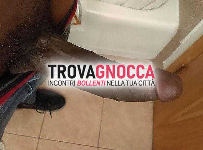 sono uomo colore ben dotato e cerco donna singola o coppia momenti puro divertimento.
