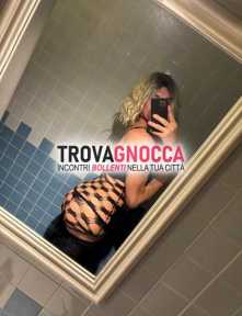 bionda golosa 🍭 trav italiana 🇮🇹 versatile e dotata 🐷 ingoio al naturale 💦