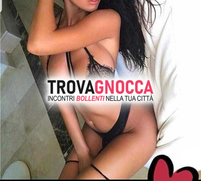 meravigliosa mora giovane ✨🌸✨ sorriso incantevole ✨🌸✨ autentica foto modella ungherese