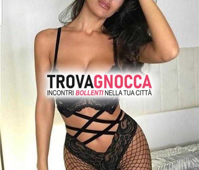meravigliosa mora giovane ✨🌸✨ sorriso incantevole ✨🌸✨ autentica foto modella ungherese