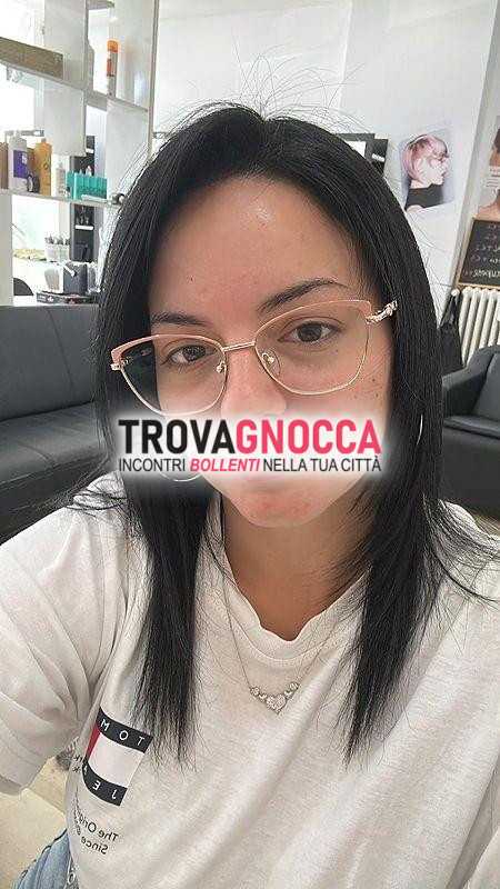 ciao tutti sono sara ho 18 anni veri sono cerca nuove avventure solo italiani solo schiavi e solo soft ho veramente 18 anni