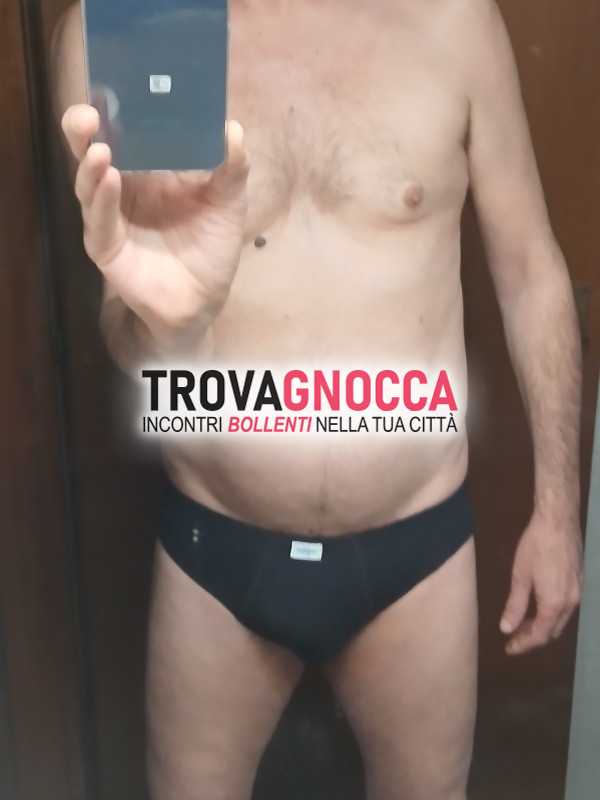 massaggiatore professionista ospita oggi massaggio total body erotico entrambi nudi