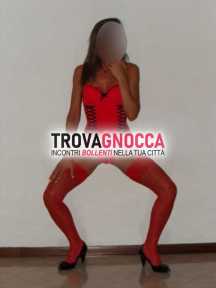 new-calda sexy e deliziosa ragazza italiana completissima