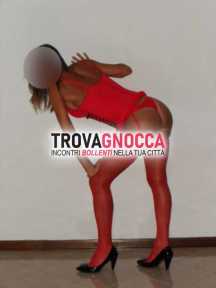 new-calda sexy e deliziosa ragazza italiana completissima