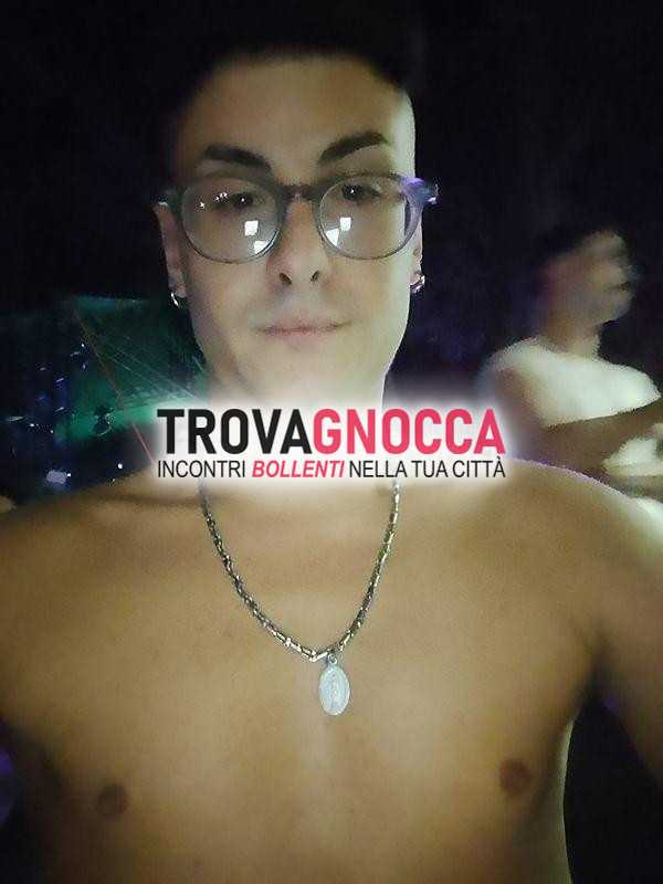 sono giovane cerca incontri occasionali donne affascinanti pronto ad esplorare ogni fantasia. sono vostro toy boy disposto soddisfare tutte vostre voglie