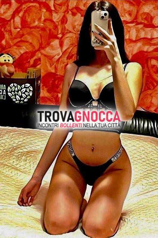 per prima volta novitÀ ragazza 19 anni assolutamente fantastica 🎀 pronta realizzare tuoi desideri 💕. offro ogni cosa rilassatezza 🎉 dolcezza e sensualitÀ unica 💕.