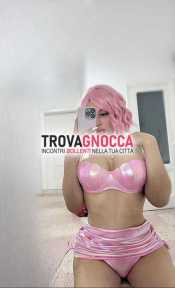 appena arrivata pompei femminuccia tran piÙ bella femmina 🥰 porcona mai vista 🐷 bocca 💋 e culo 🍑 caldissima 🌋