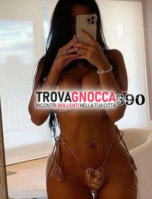 corigliano calabro 
ultima occasione 
incantevole bella donna sensuale e provocatoria. 
massaggiatrice super confortevole 
con climatizzatore.