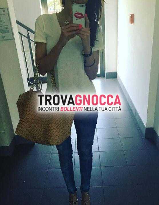 giovane italiana esperta e affettuosa massaggiatrice - immagini 100 autentiche