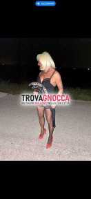 milf trave👠abile bocca non mercenaria accoglie giovani deliziosi pompini