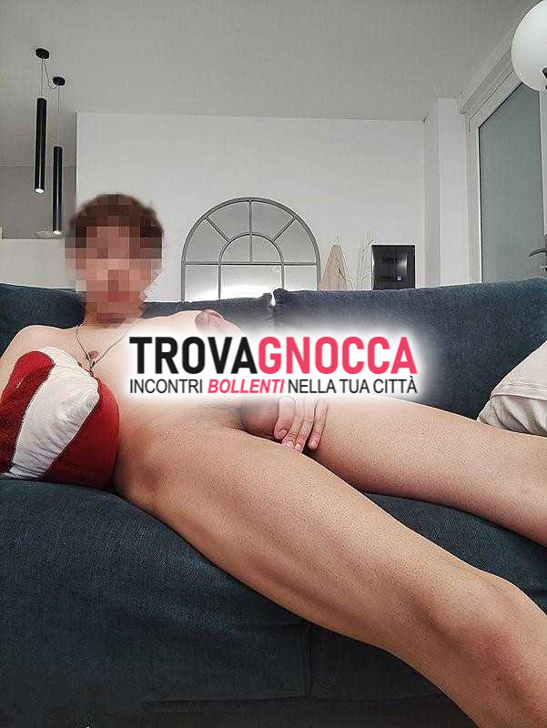 giovane dotato offre anche massaggio ristoratore.