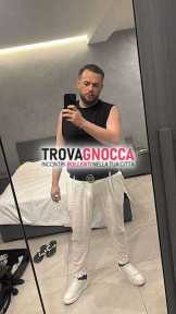 bel maschio italiano attivo dotato-xl recentemente arrivato nella tua cittÀ pochi momenti intensi 🍆.