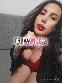 trans💞kiara💞bellissima ragazza transessuale versatileattpassbocca fuoco🔥 preliminari urlo bastone fuoco 22cm funzionante