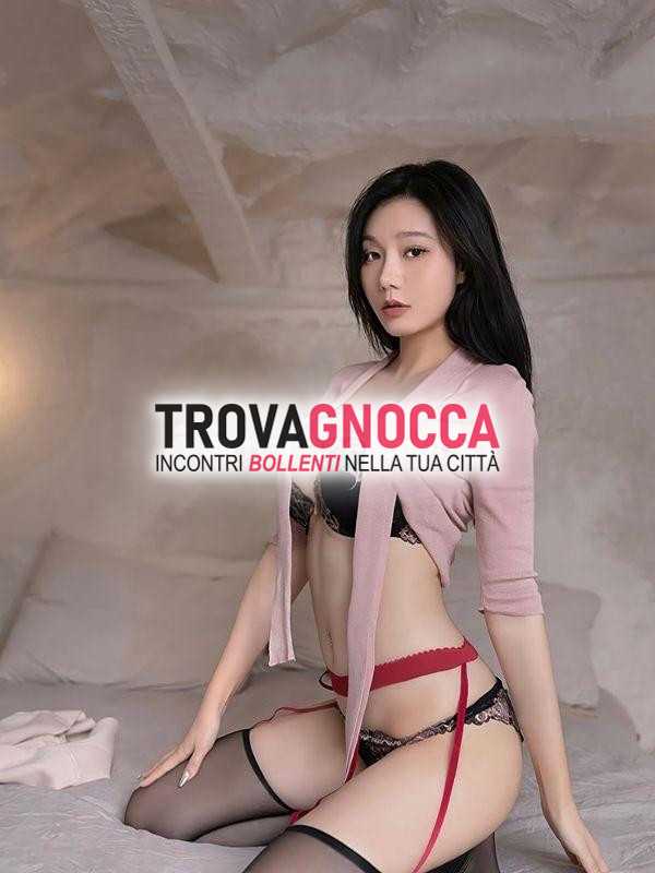 arriva nuova ragazza orientale molto brava e follemente sexy ❤️ foto vere un'esperienza che non puoi assolutamente perderti 🍾️