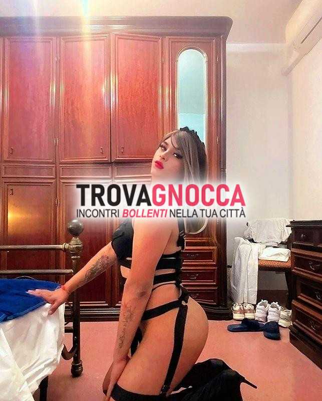kamil É appena giunta modena È ragazza giovane e pronta nuove esperienze