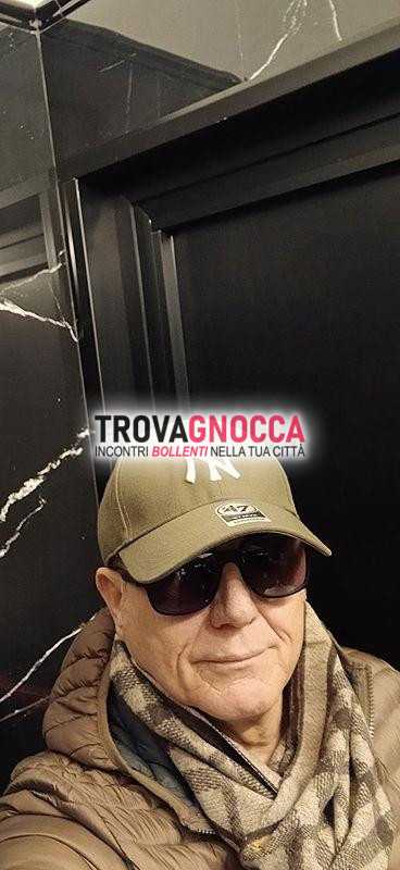 uomo distinto cerca donna.