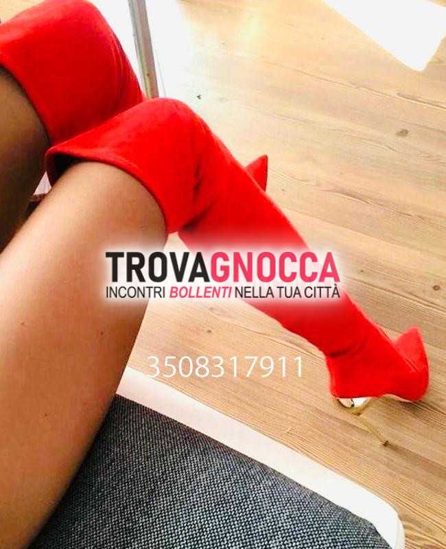 alice ❤️ deliziosa e sofisticata tuoi attimi autentica passione. ti accoglie ogni giorno fino sera inoltrata un'atmosfera rilassante ❤️