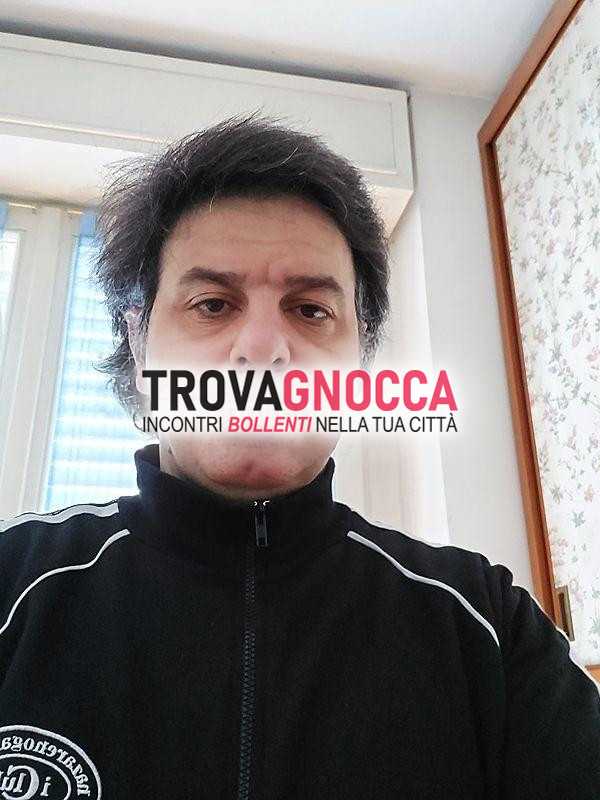 cerco donna o ragazza che desideri vivere esperienze trasgressive.