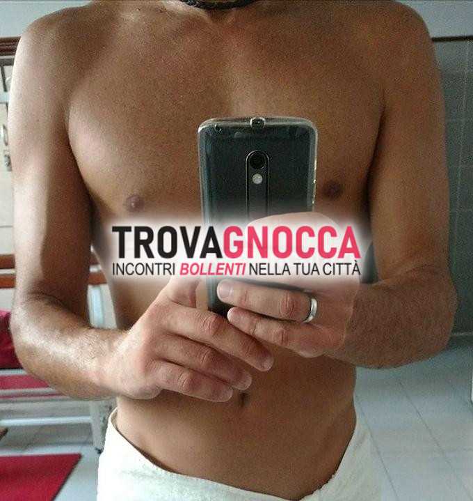 sono uomo affascinante cercadi donna impegnata o singola aperta mentalmente e senza pregiudizio.