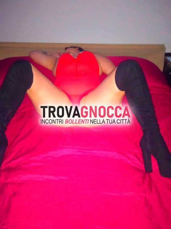 silvia bella e calda mix passione e malizia godere insieme ambiente climatizzato