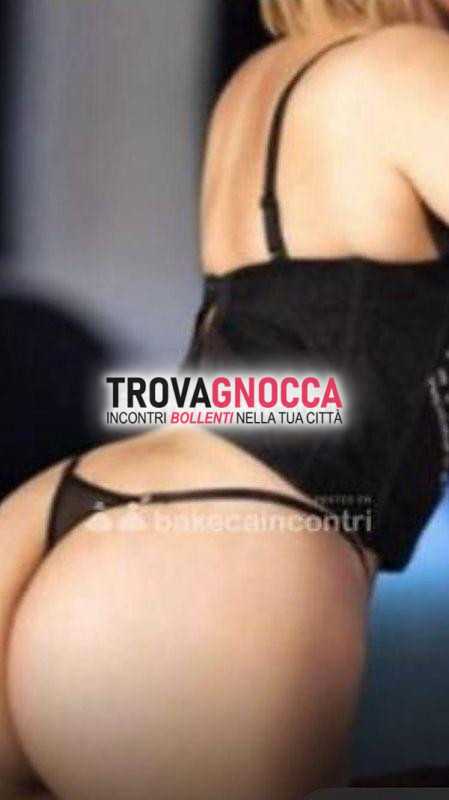 incantevole bionda italiana. passionale e irresistibile viviamo insieme richiami piacere e fascino