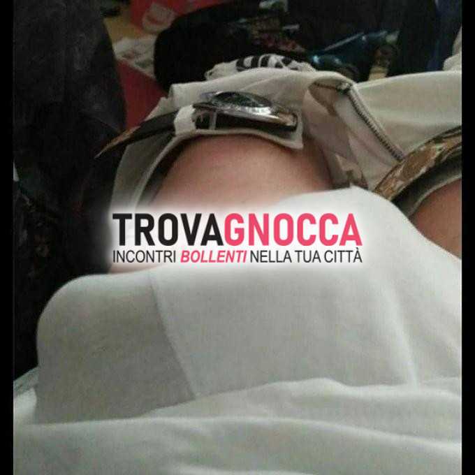 ragazzo master italiano un'erezione enorme cerca preludio sessuale. mi piace farvi perdere controllo e regalarvi sensazioni intense ogni area.