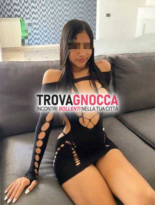 lecce centro ha piacere presentarvi nicole💖 meravigliosa bambolina colombiana appena arrivata 💋 100 reale 💖😘 è super 🔝 passione e offre vagina stretta 🤩 insieme massaggi erotici indimenticabili ❤️❤️❤️